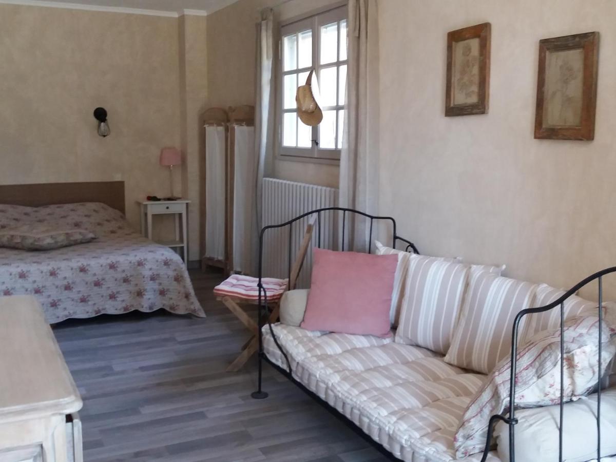 Mas De La Cabrette B&B Aramon Екстер'єр фото